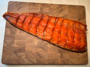 Миндаль жарено-соленый: Горбуша боковина х/к (юкола)