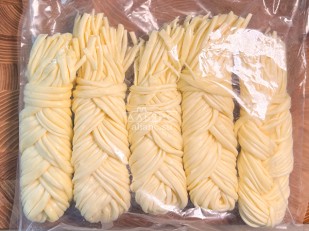 Снеки к пиву: Сырный продукт ФЕРМЕРСКИЙ коса белая