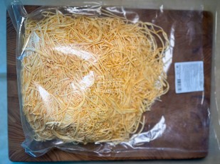 Фрайчизы классические сырные (100 гр.): Сырный продукт ФЕРМЕРСКИЙ паутинка с паприкой