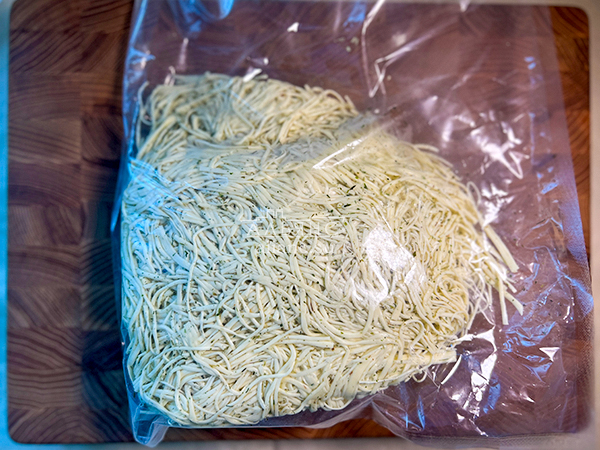 Сырный продукт ФЕРМЕРСКИЙ паутинка  укроп/чеснок в Ростове-на-Дону