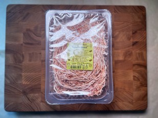 Сырный продукт ФЕРМЕРСКИЙ бочонок белый: Сыр Чечил паутинка (аджика)  500 гр.