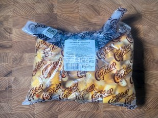 Другие закуски: Сыр 1 кг ГОРНЫЙ СЫРОВАР (Бочонок копчёный с паприкой)