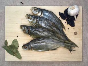 Фрайчизы со вкусом копченая семга (100 гр.): Густера вяленая